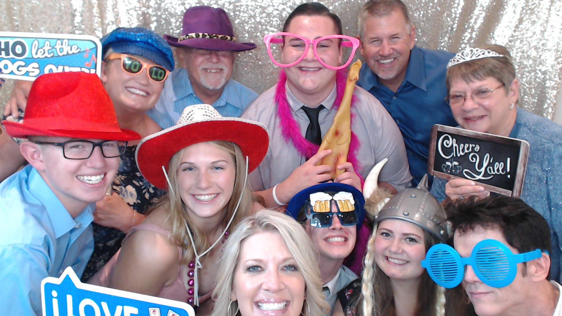Jorden and Benjamin are getting hitched | View more photos from the event at gallery.photoboothbillings.com/u/PhotoBoothBillings/Jorden-and-Benjamin-are-getting-hitched